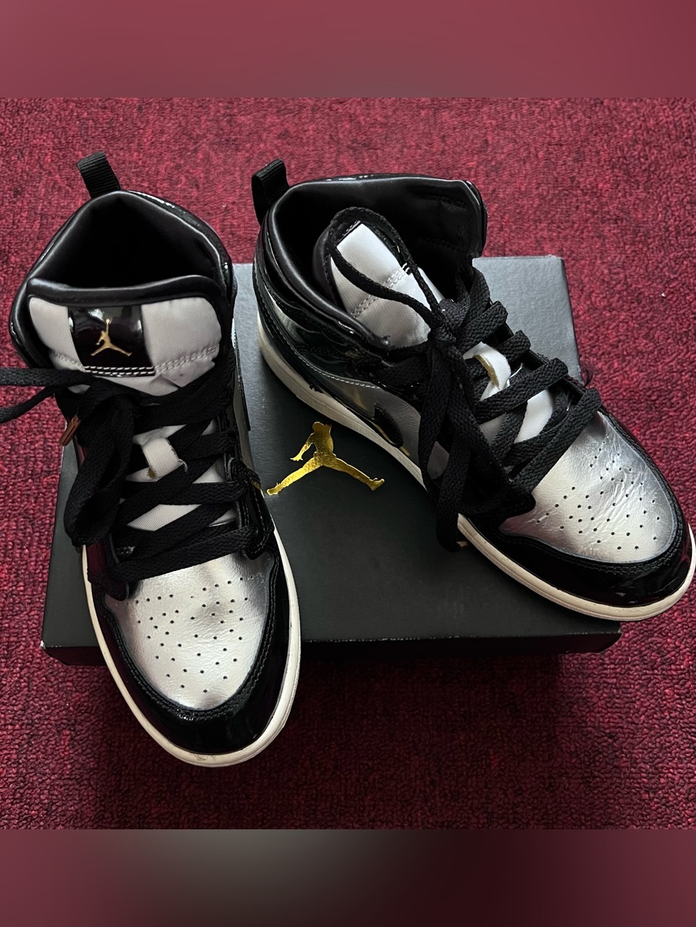 Jordan 1 Mid SE KIDS BLACK SILVER SIZE 3Y